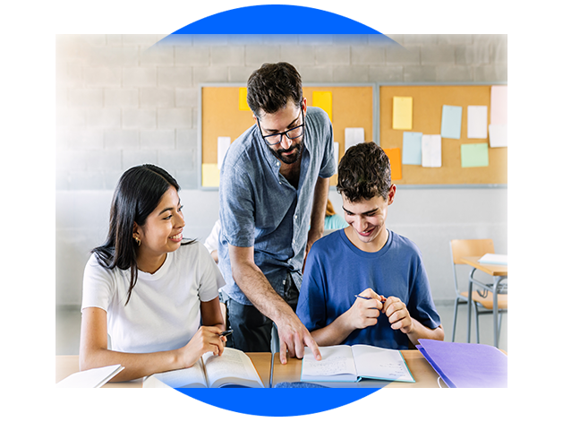 Estudiantes estudiando